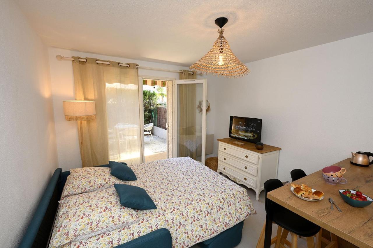 Charmant Studio 2A4 Pers Avec Jardin Et Place De Parking Situe A 5 Min A Pied De La Mer Bandol Kültér fotó